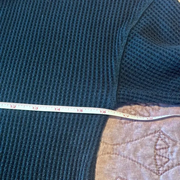 Black Knix waffle Henley in black, medium - Picture 4 of 7